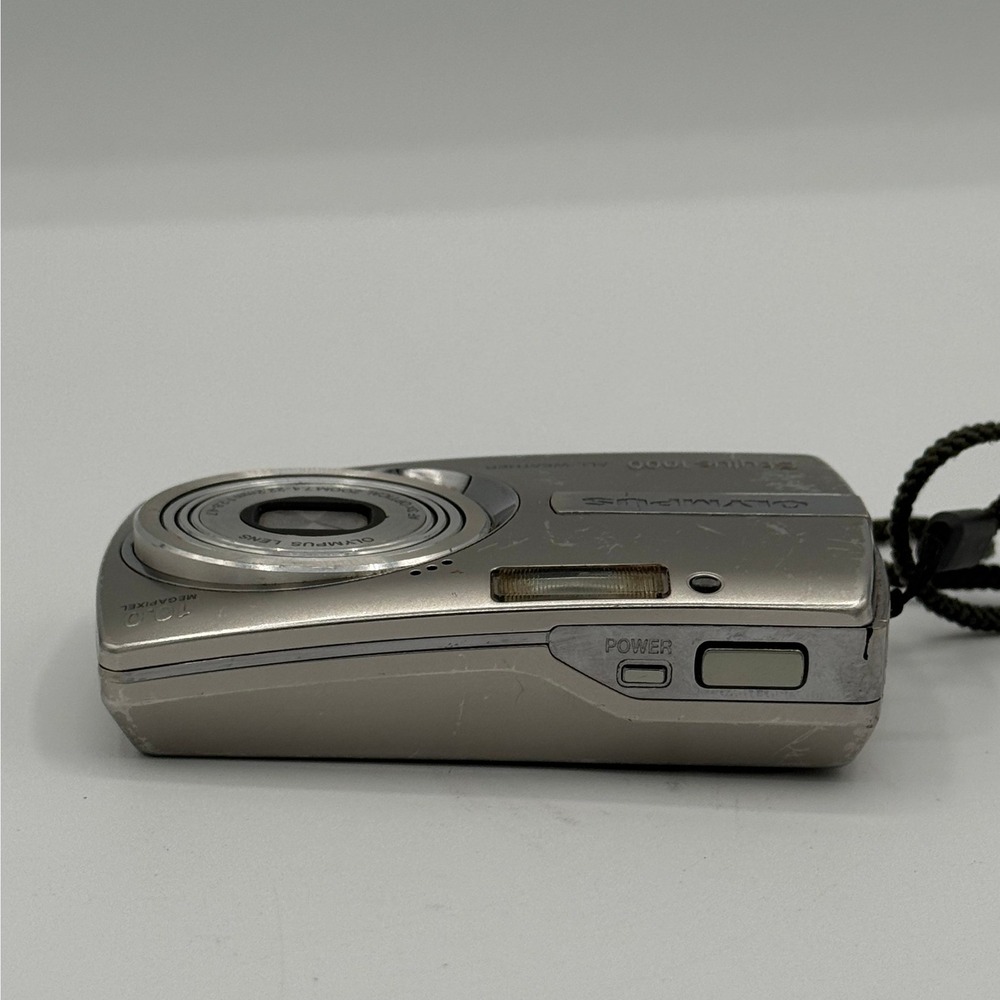 Olympus Stylus 1000 Digital Camera 10.0MP 3x Optical Zoom Silver All-Weather - Picture 5 of 11